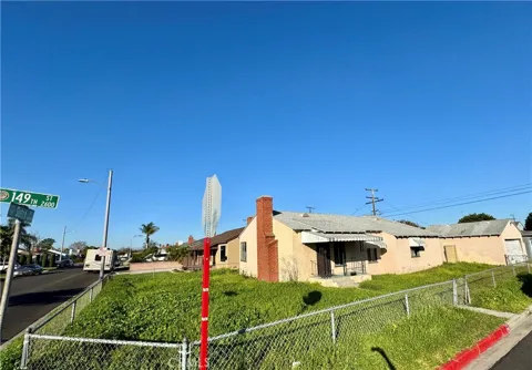 14866 Sutro Avenue