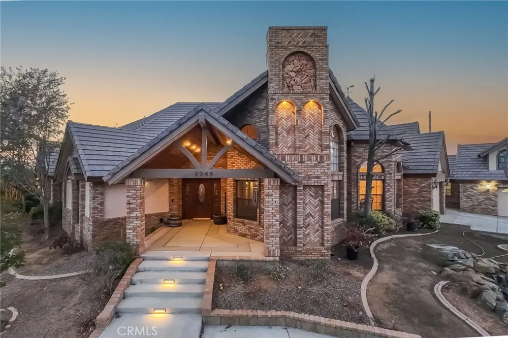 3249 Camino Hermanos Lancaster, CA 93536