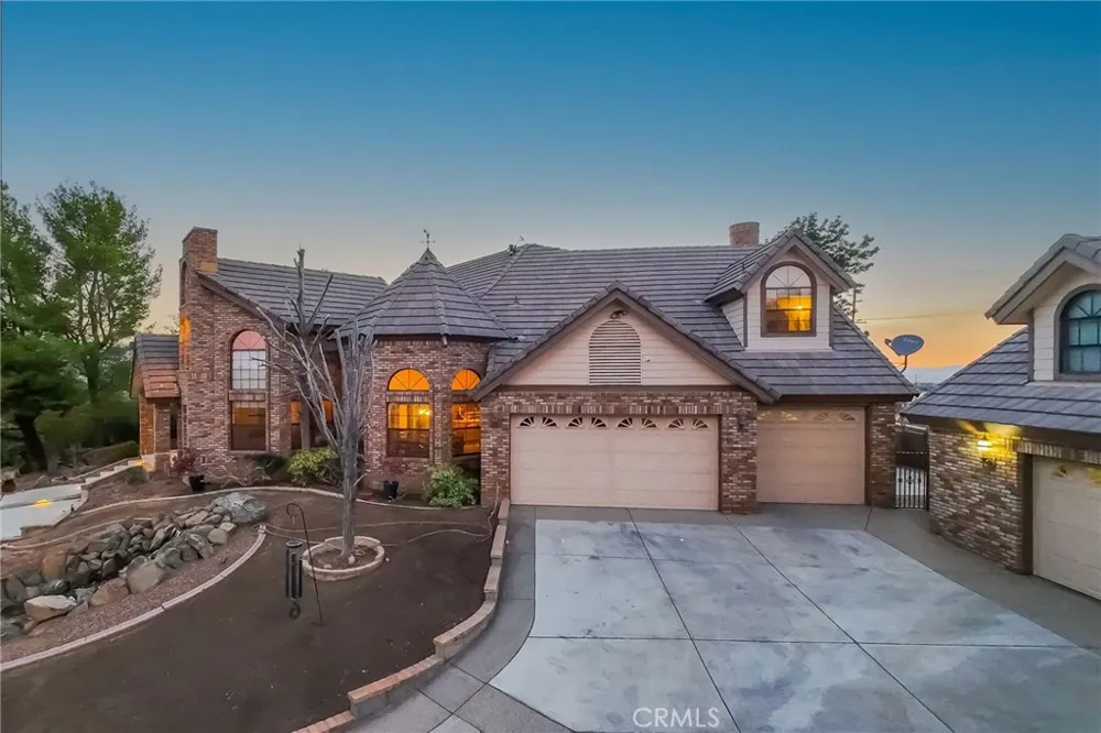 3249 Camino Hermanos Lancaster, CA 93536