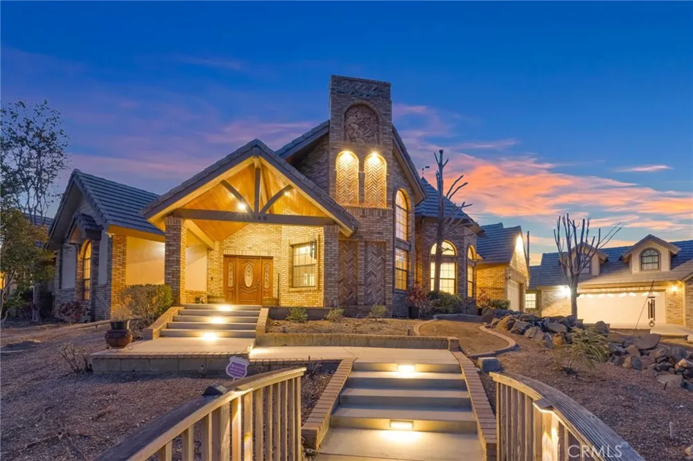 3249 Camino Hermanos Lancaster, CA 93536