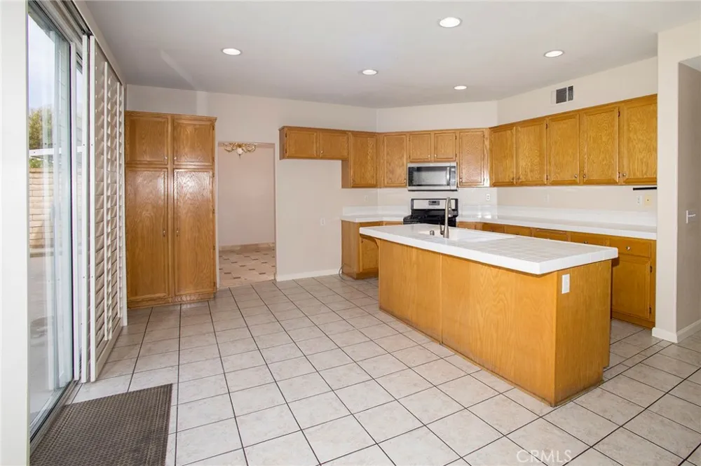 7108 Bronte Rancho Cucamonga, CA 91701
