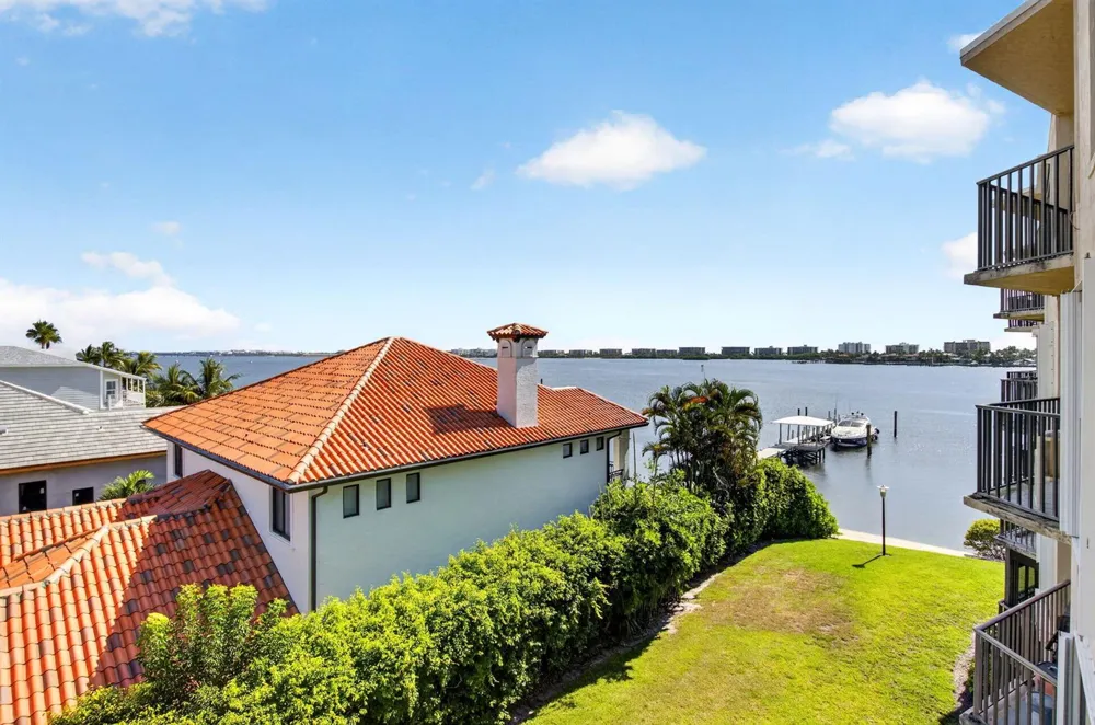 896 FEDERAL Highway #421 Lantana, FL 33462