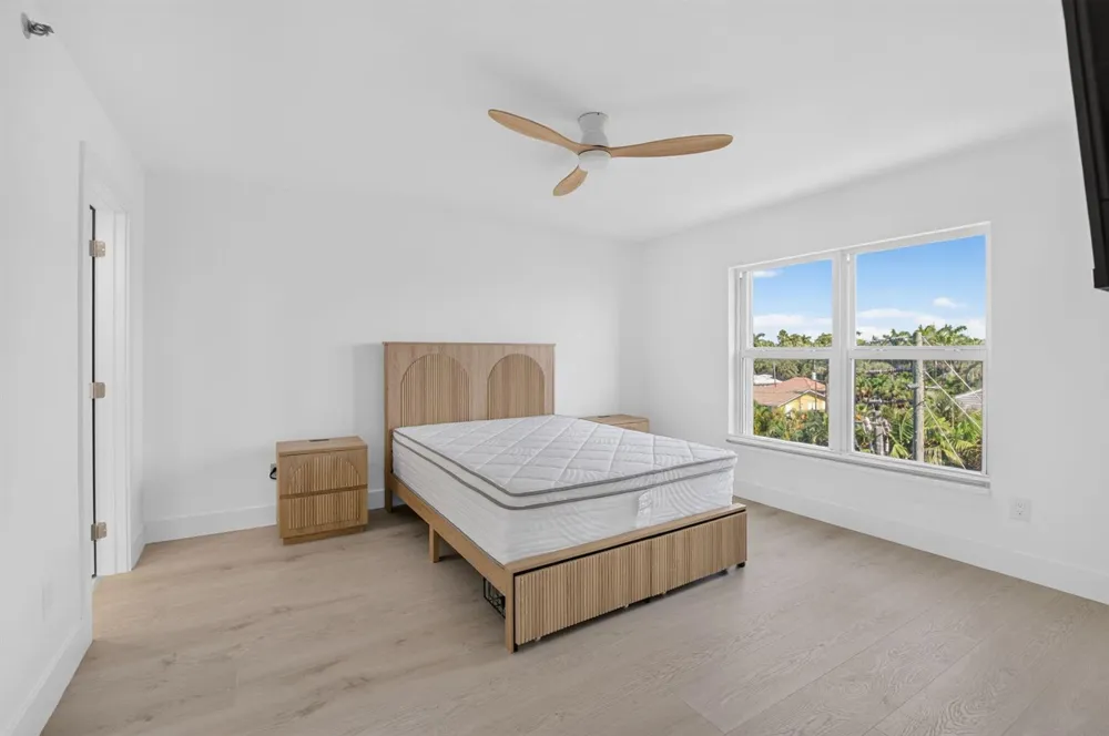 896 FEDERAL Highway #421 Lantana, FL 33462