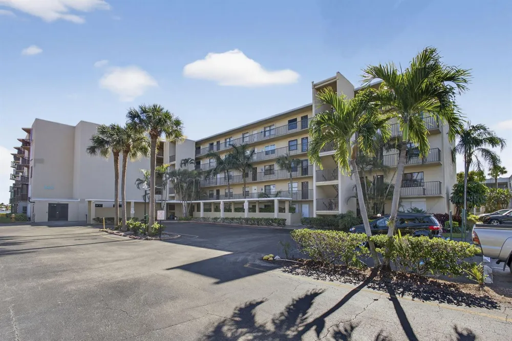 896 FEDERAL Highway #421 Lantana, FL 33462