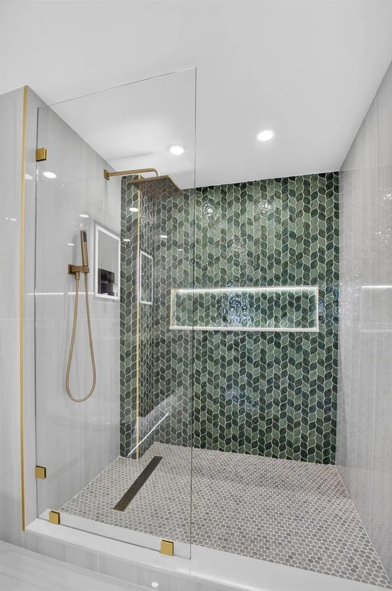 896 FEDERAL Highway #421 Lantana, FL 33462