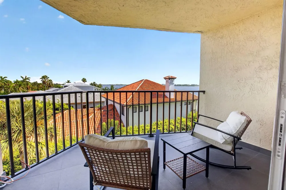 896 FEDERAL Highway #421 Lantana, FL 33462