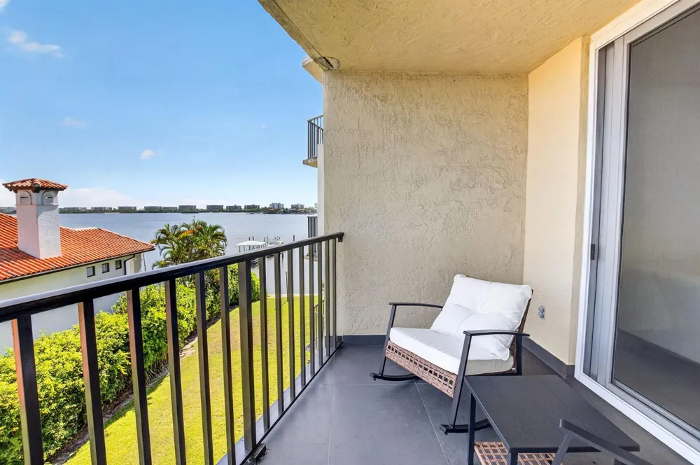 896 FEDERAL Highway #421 Lantana, FL 33462