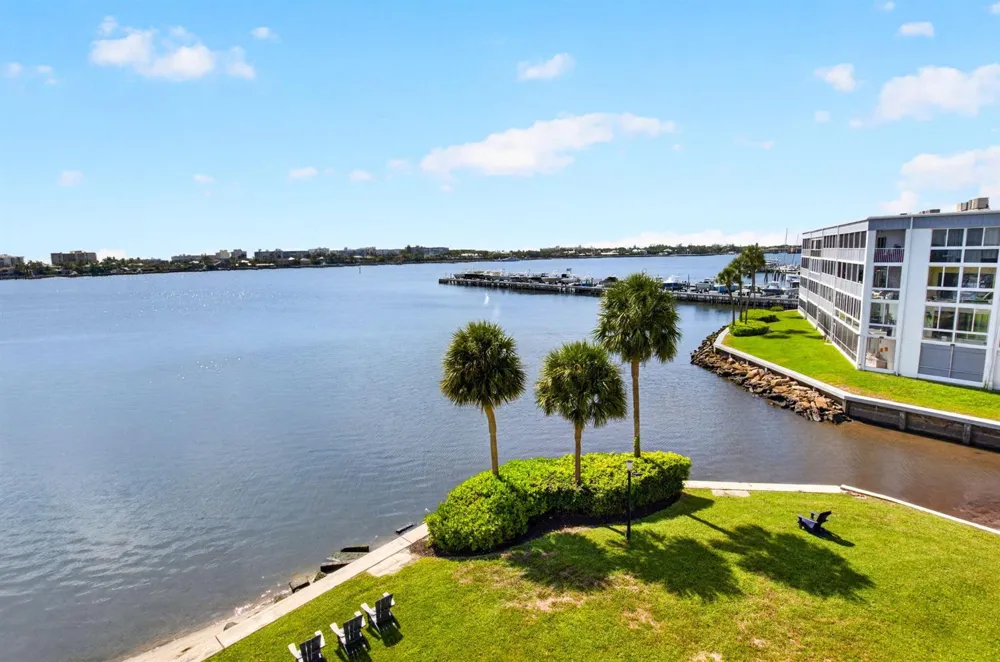 896 FEDERAL Highway #421 Lantana, FL 33462