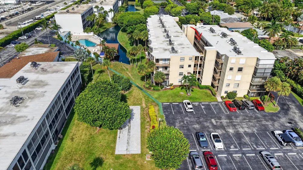 896 FEDERAL Highway #421 Lantana, FL 33462