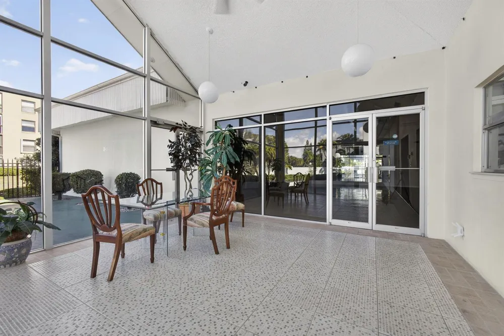 896 FEDERAL Highway #421 Lantana, FL 33462