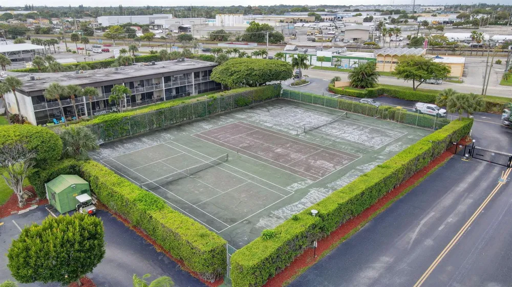 896 FEDERAL Highway #421 Lantana, FL 33462