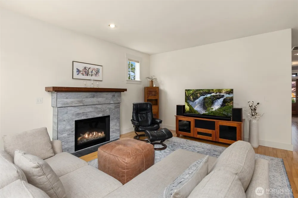 211 Stromberg Avenue Port Townsend, WA 98368
