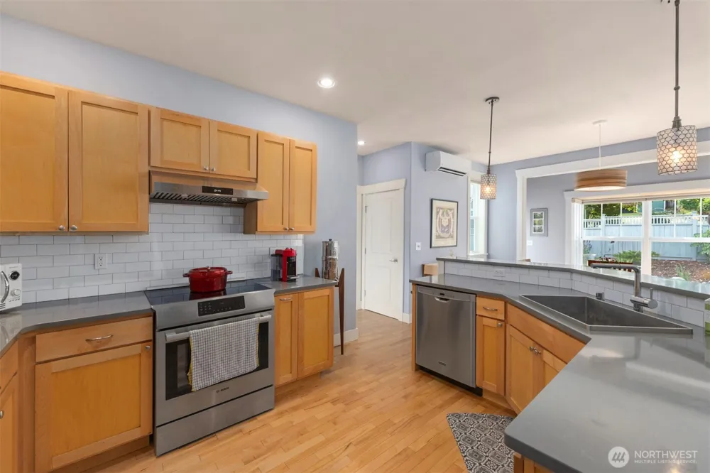211 Stromberg Avenue Port Townsend, WA 98368
