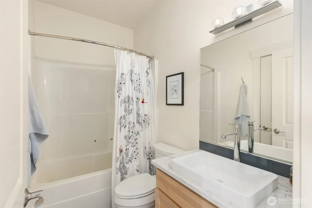 211 Stromberg Avenue Port Townsend, WA 98368