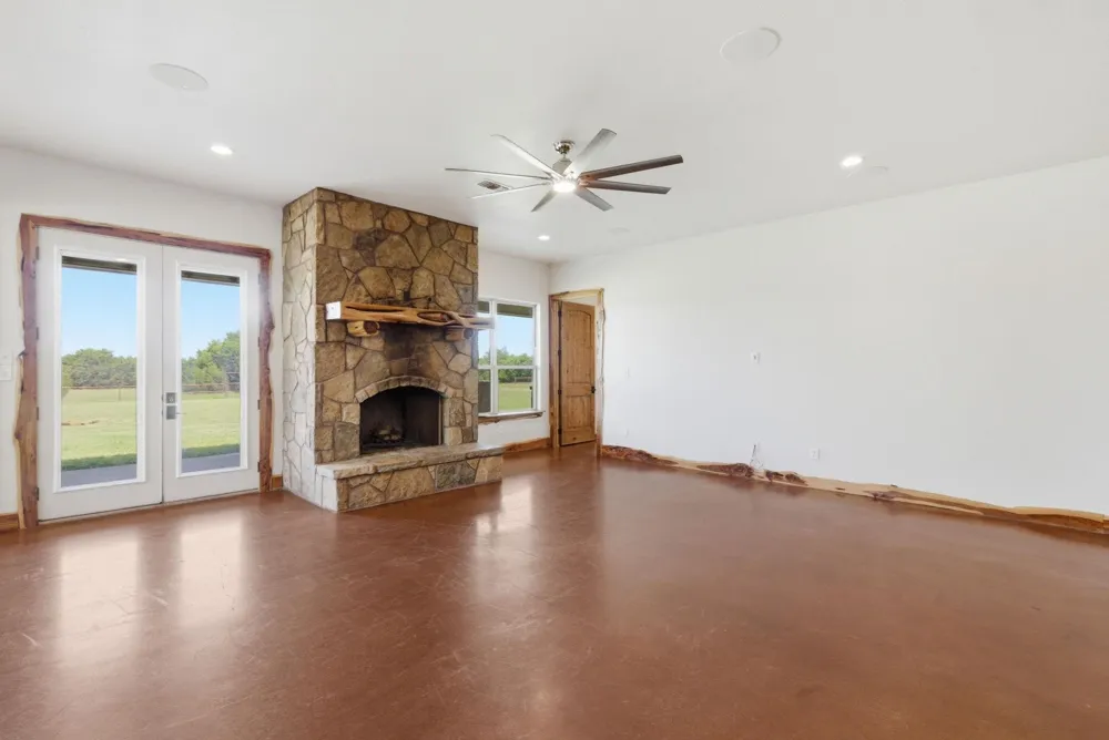 927 Prickly Pear Trail Gordon, TX 76453