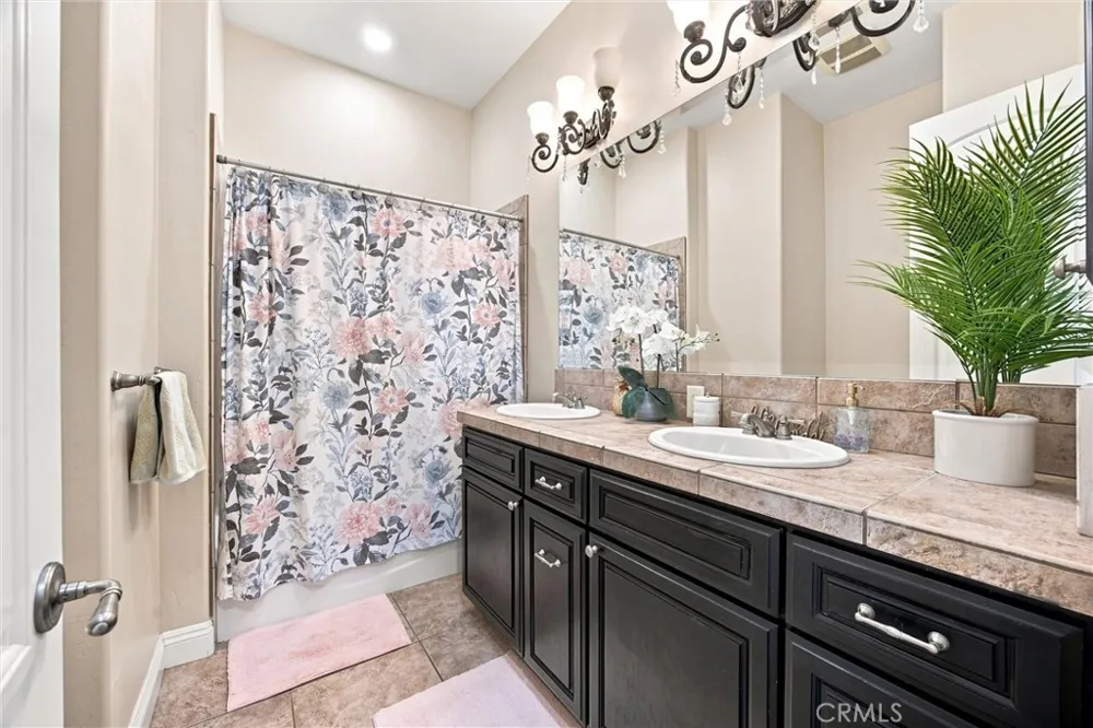 2206 Ribble Valley Bakersfield, CA 93311