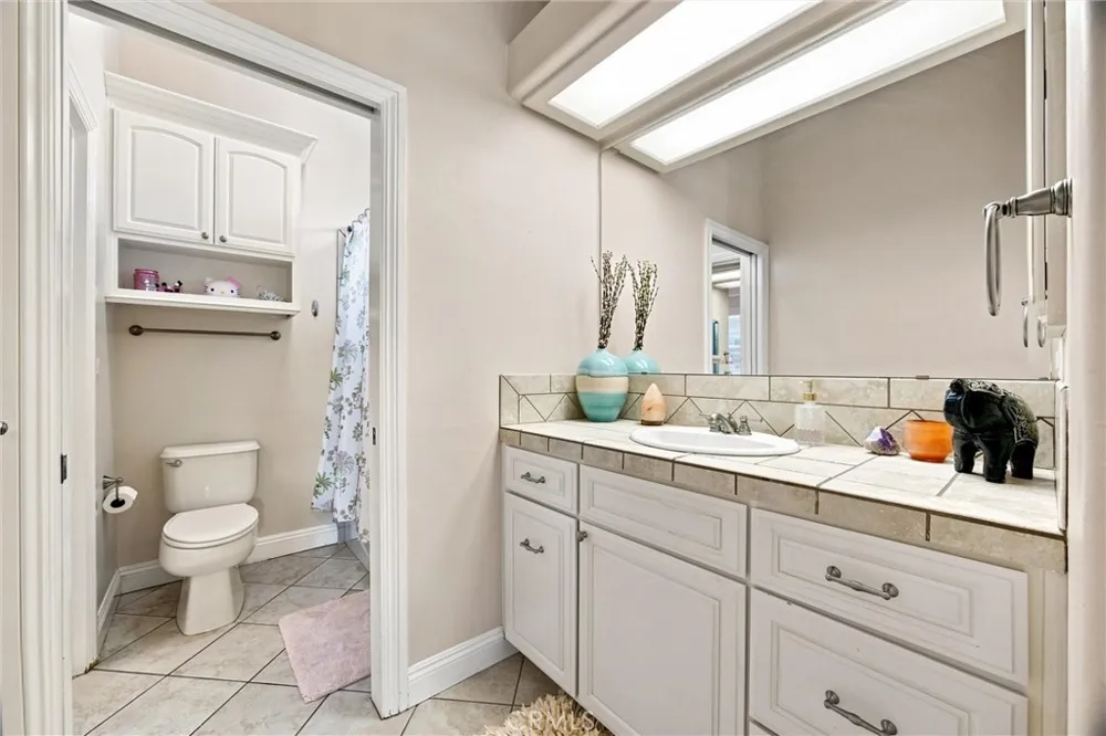 2206 Ribble Valley Bakersfield, CA 93311