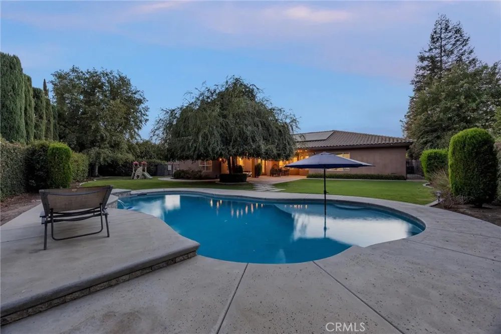 2206 Ribble Valley Bakersfield, CA 93311