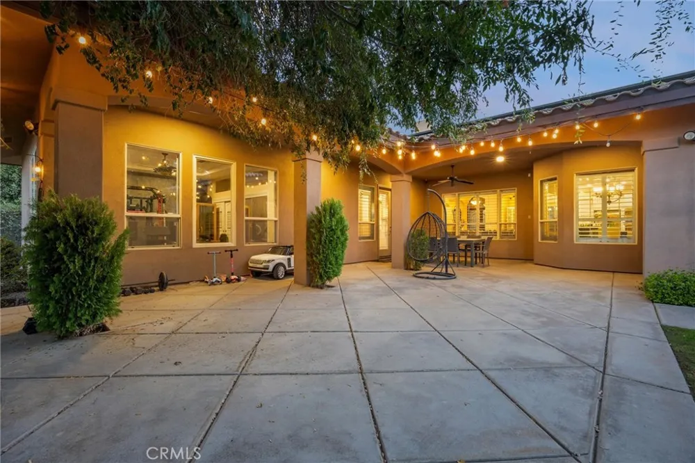 2206 Ribble Valley Bakersfield, CA 93311