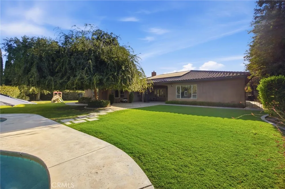 2206 Ribble Valley Bakersfield, CA 93311