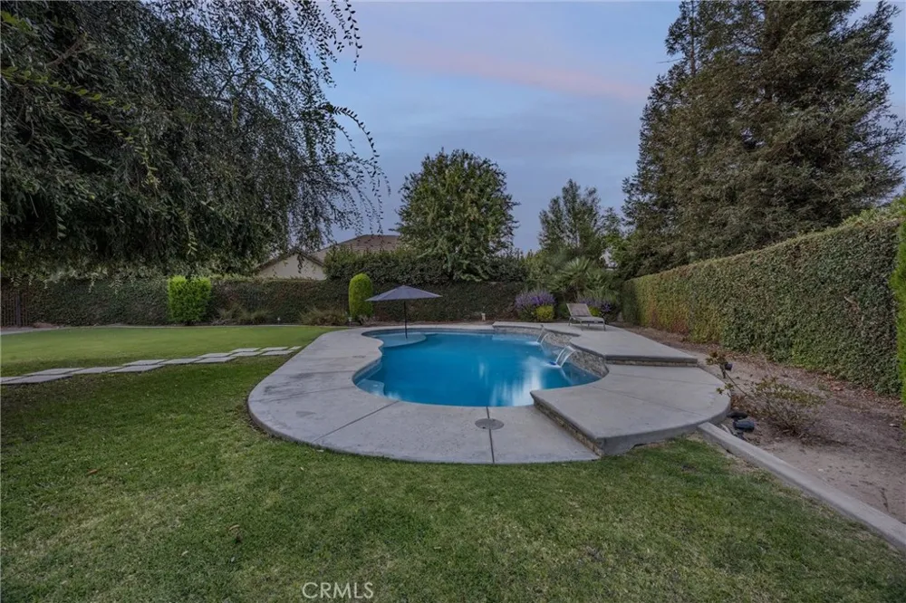 2206 Ribble Valley Bakersfield, CA 93311