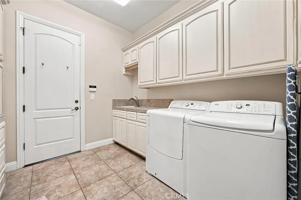 2206 Ribble Valley Bakersfield, CA 93311