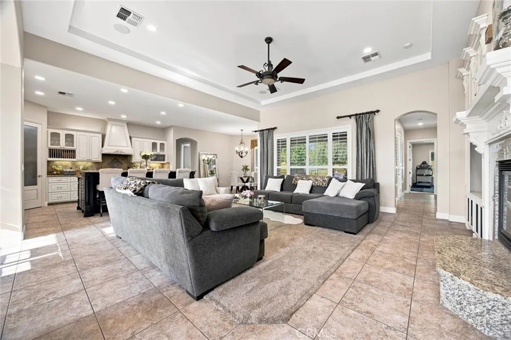 2206 Ribble Valley Bakersfield, CA 93311