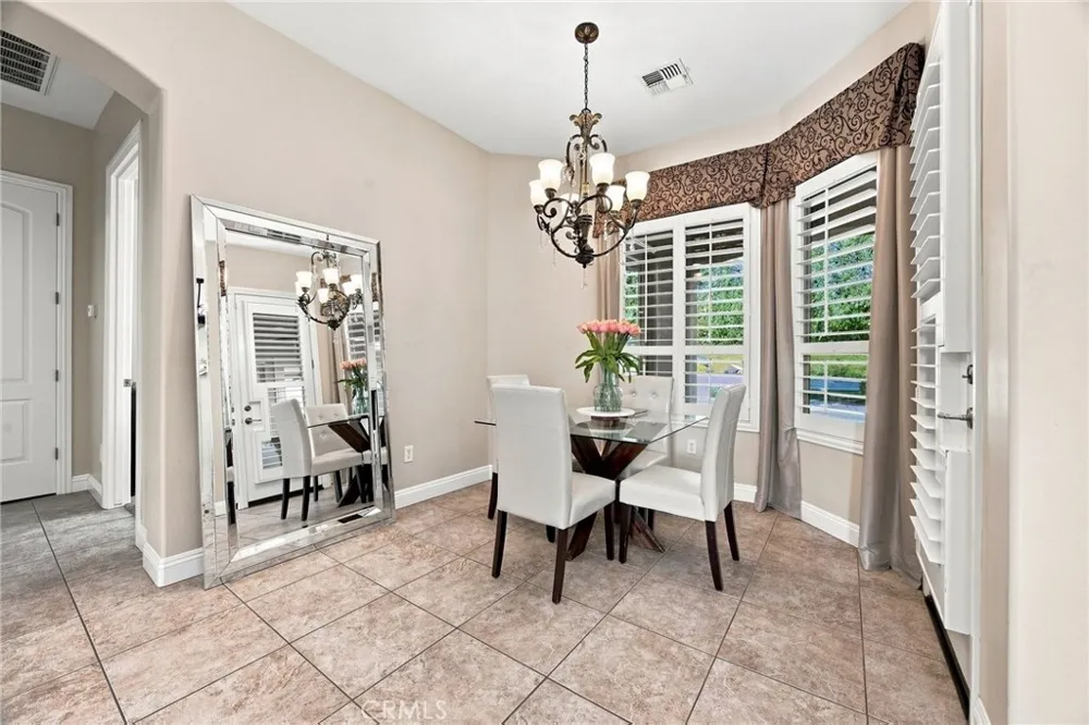 2206 Ribble Valley Bakersfield, CA 93311