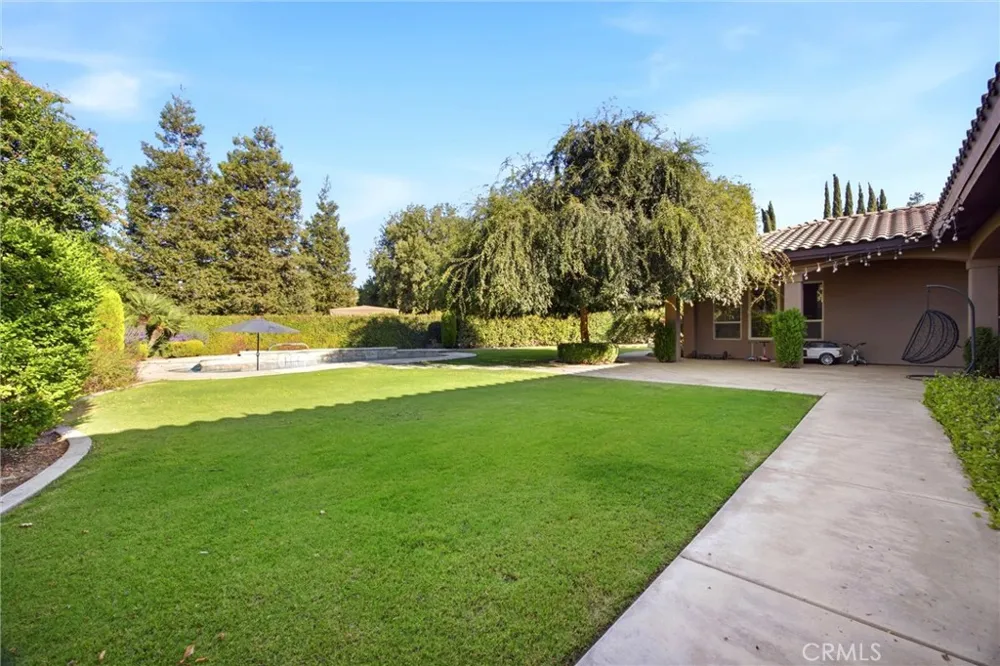 2206 Ribble Valley Bakersfield, CA 93311