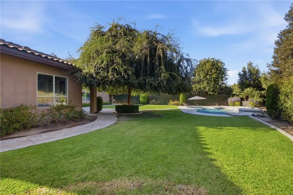 2206 Ribble Valley Bakersfield, CA 93311