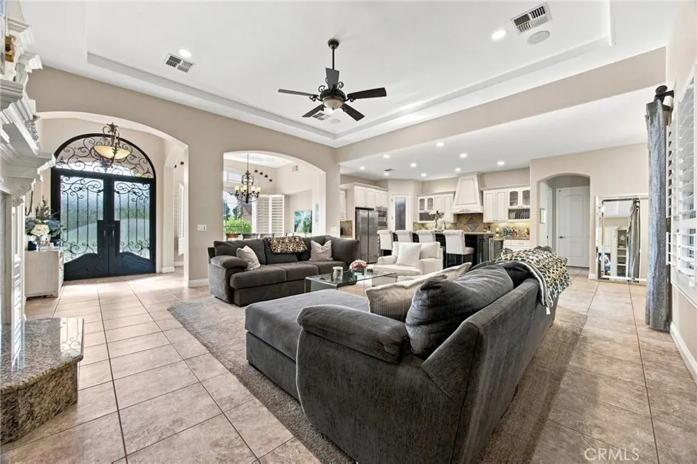 2206 Ribble Valley Bakersfield, CA 93311