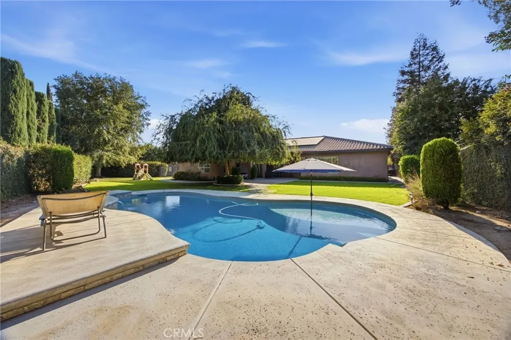 2206 Ribble Valley Bakersfield, CA 93311