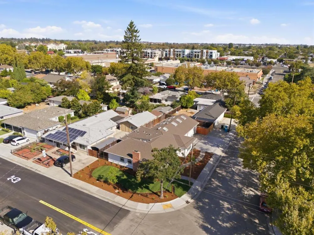 1402 Alpine Avenue Santa Clara, CA 95051