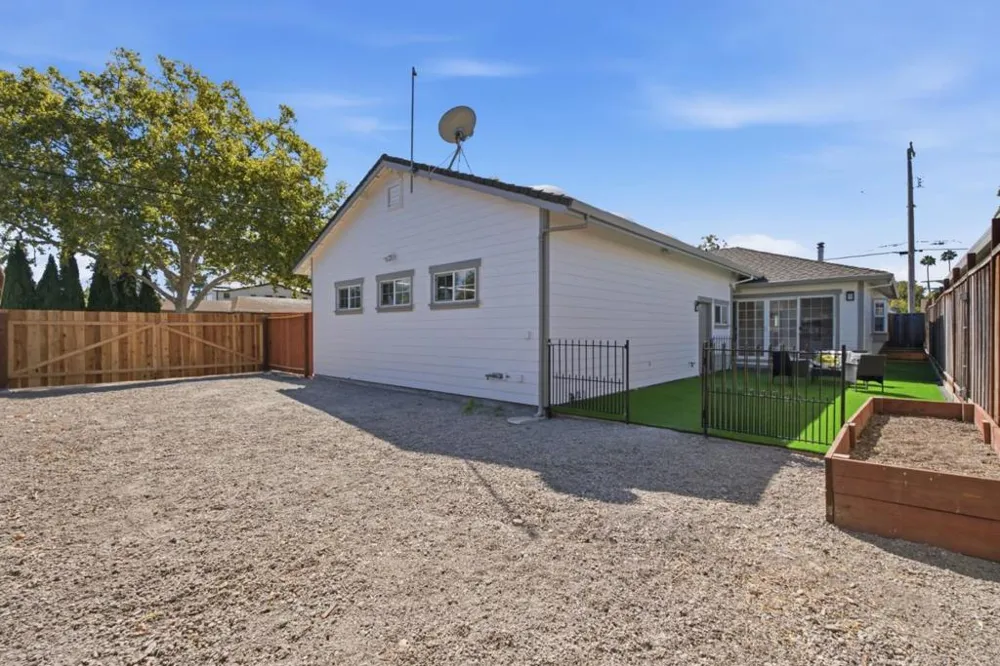 1402 Alpine Avenue Santa Clara, CA 95051