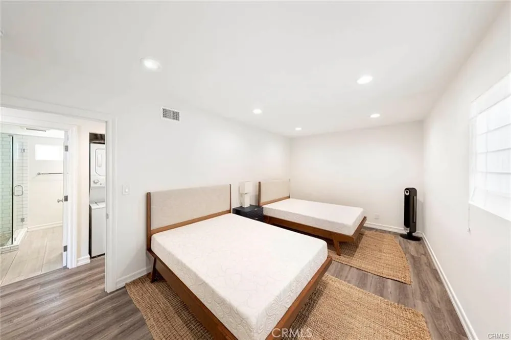 207 Cypress #A Newport Beach, CA 92661