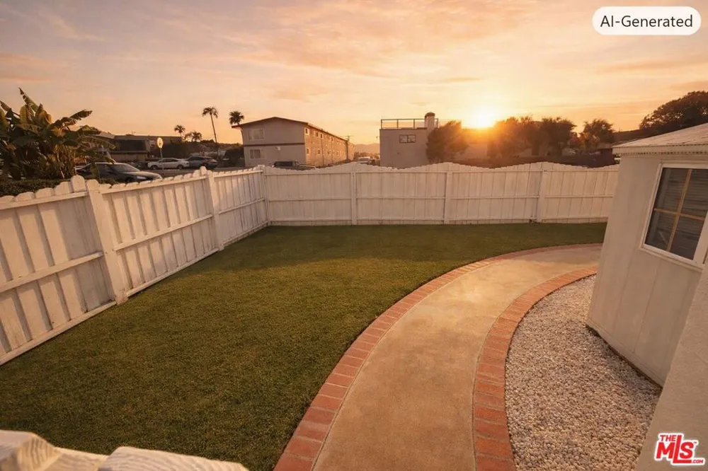 404 Venice Way Los Angeles, CA 90291