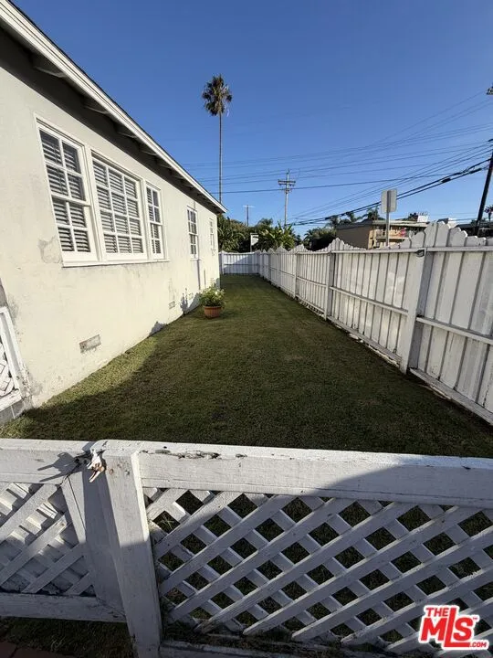 404 Venice Way Los Angeles, CA 90291