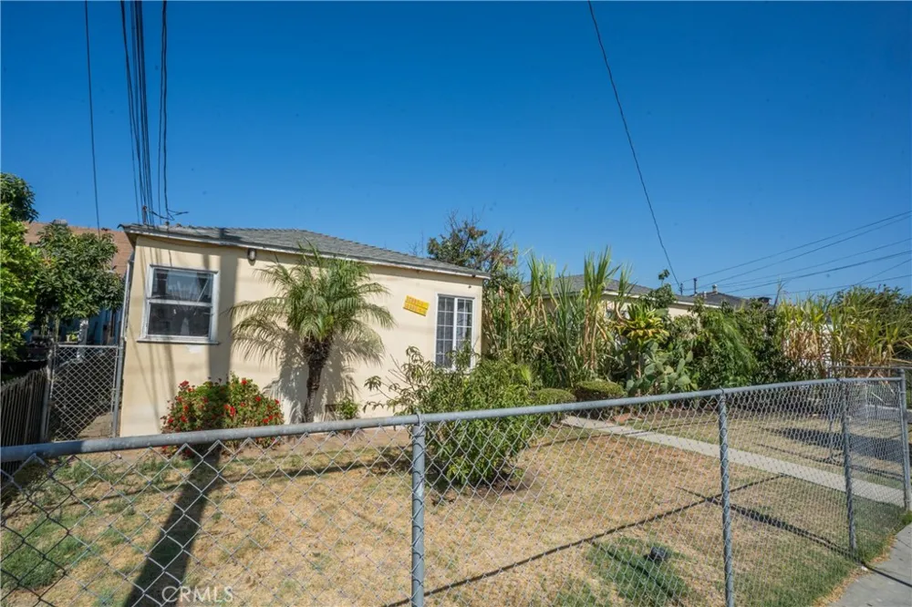 10901 S Freeman Inglewood, CA 90304