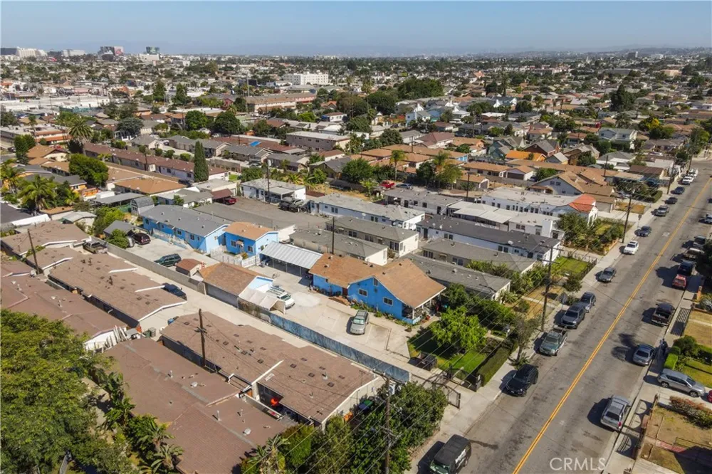10901 S Freeman Inglewood, CA 90304
