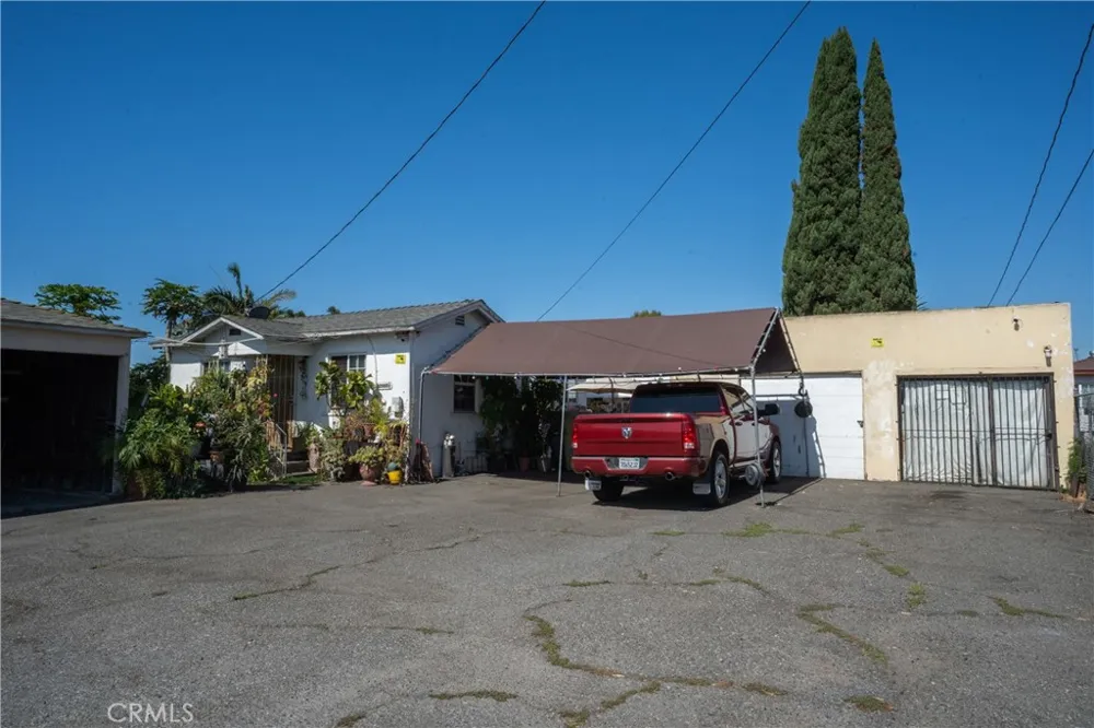 10901 S Freeman Inglewood, CA 90304