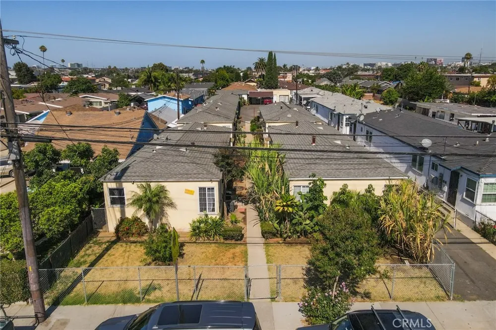 10901 S Freeman Inglewood, CA 90304