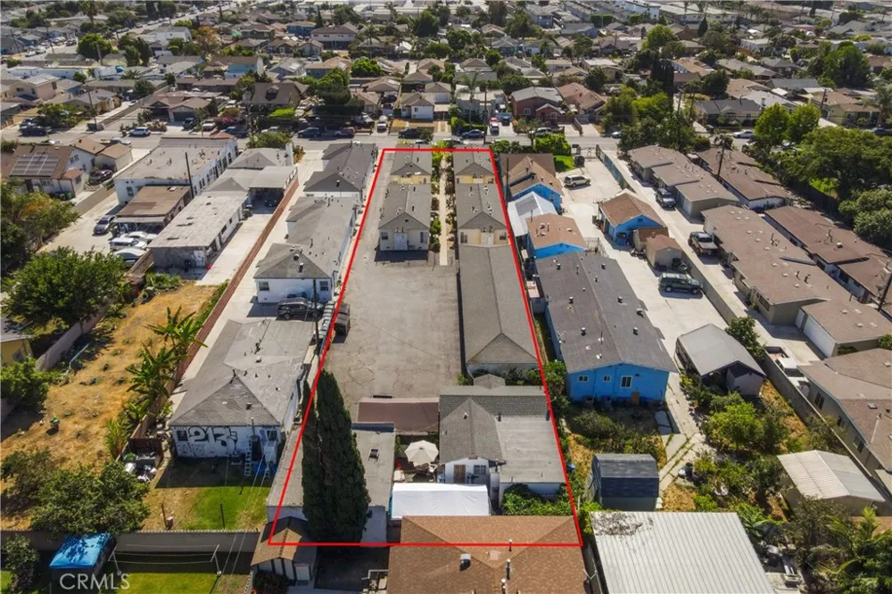 10901 S Freeman Inglewood, CA 90304