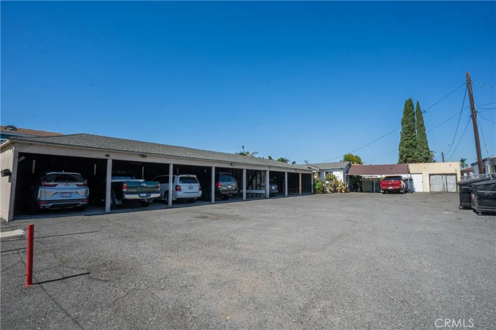 10901 S Freeman Inglewood, CA 90304