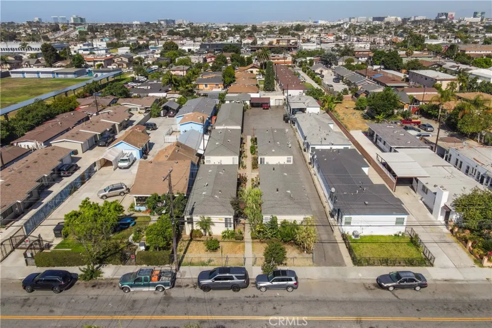 10901 S Freeman Inglewood, CA 90304