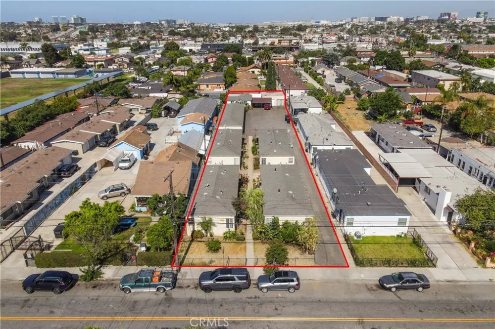 10901 S Freeman Inglewood, CA 90304
