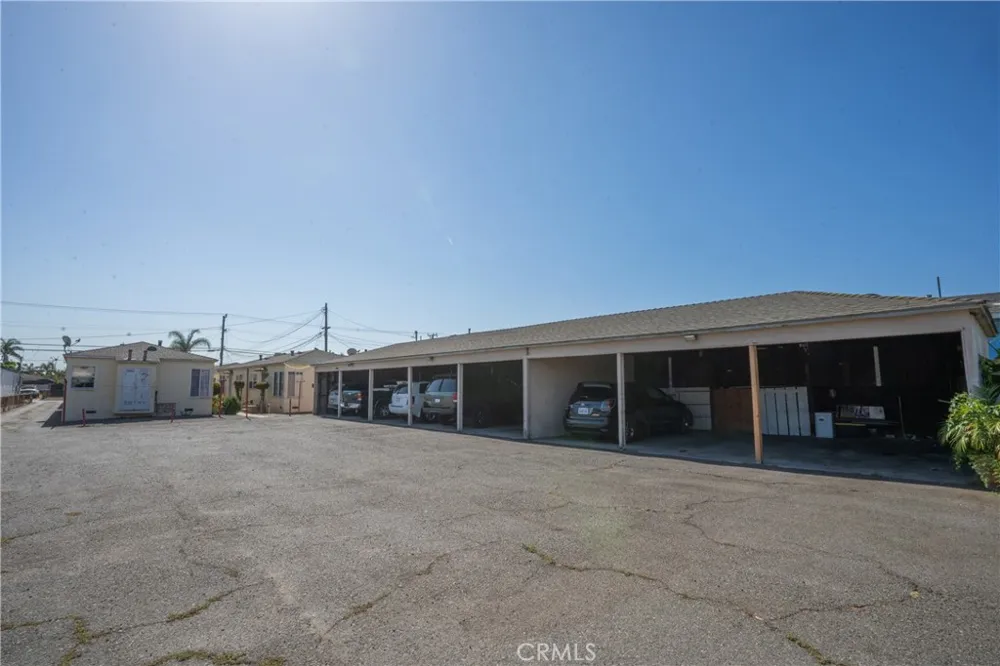 10901 S Freeman Inglewood, CA 90304