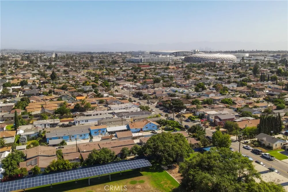 10901 S Freeman Inglewood, CA 90304