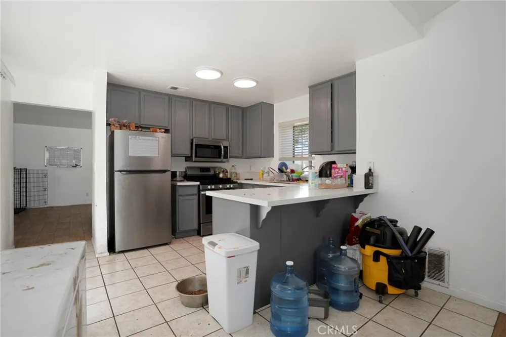 3030 Twincreek Avenue Palmdale, CA 93551