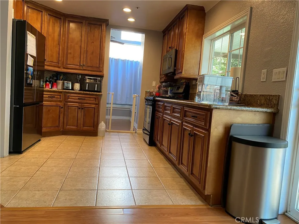 11753 Malagon Fontana, CA 92337