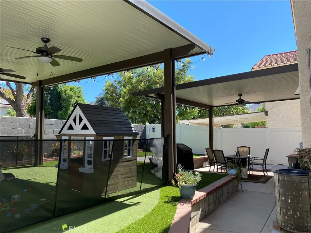 11753 Malagon Fontana, CA 92337